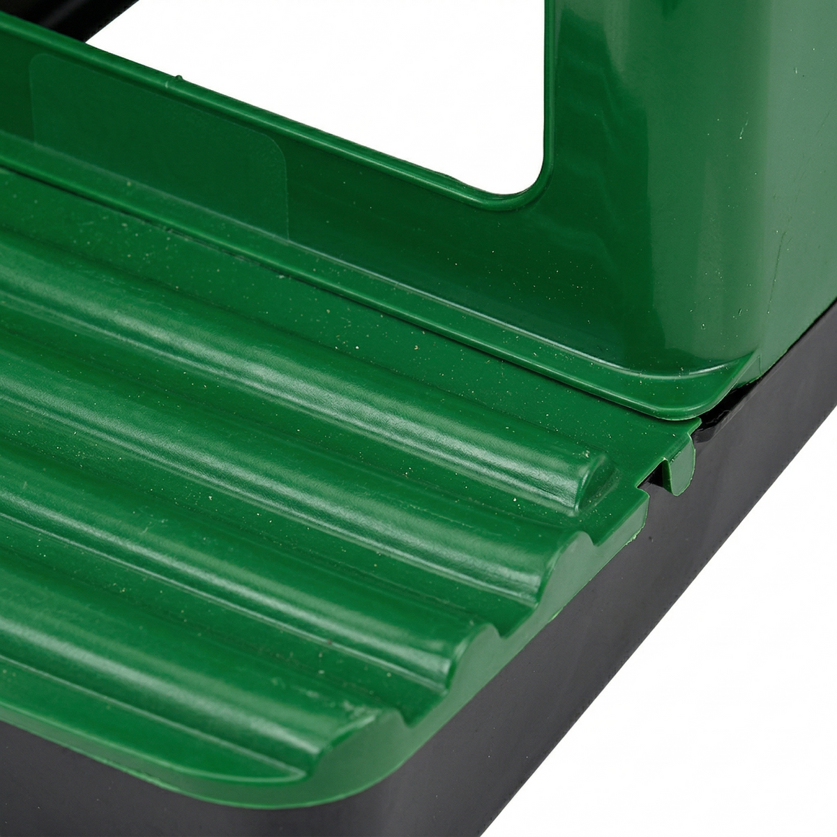 Pondoir Murale en Plastique avec Cuvette Inclinée & Bac Collecteur d'Œufs